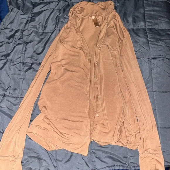 SKIMS Two-Piece Loungewear Set - Picture 2 of 5